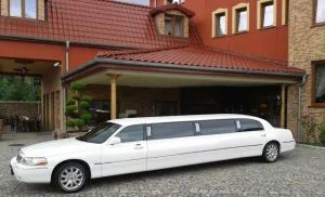 6 limuzyny002 lincoln town car new york 120
