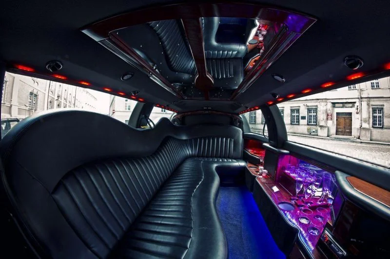 3 limuzyny002 lincoln town car new york 120.